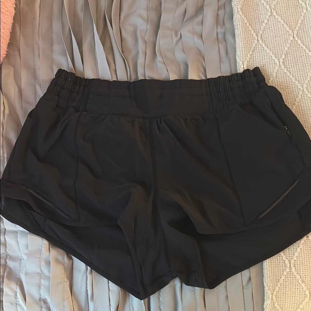 LULULEMON black high rise 10 hotty hot 2.5in shorts